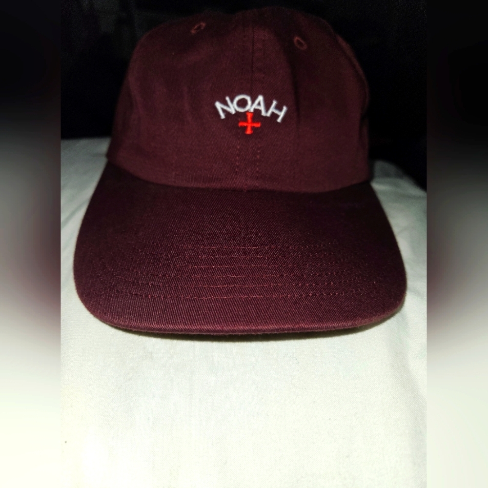 Noah Burgundy Cap